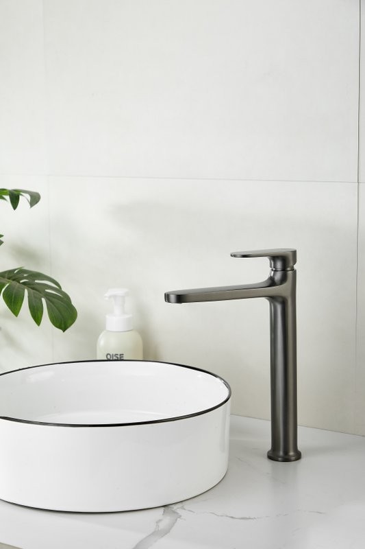 Смеситель для раковины BELZ B713 B11713-3 оружейная сталь