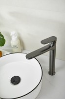 Смеситель для раковины BELZ B713 B11713-3 оружейная сталь Смеситель для раковины BELZ B713 B11713-3 оружейная сталь