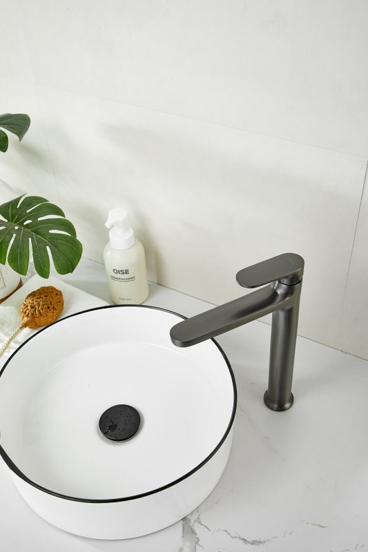 Смеситель для раковины BELZ B713 B11713-3 оружейная сталь