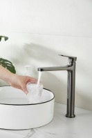 Смеситель для раковины BELZ B713 B11713-3 оружейная сталь Смеситель для раковины BELZ B713 B11713-3 оружейная сталь