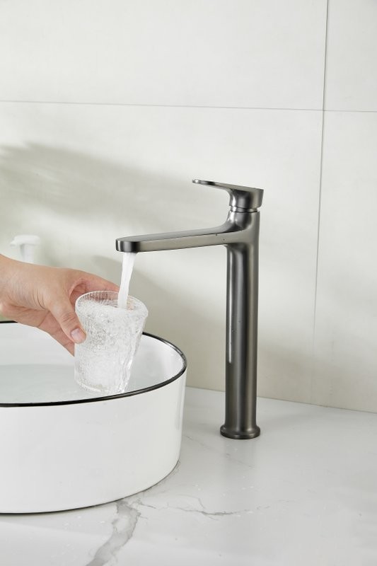 Смеситель для раковины BELZ B713 B11713-3 оружейная сталь