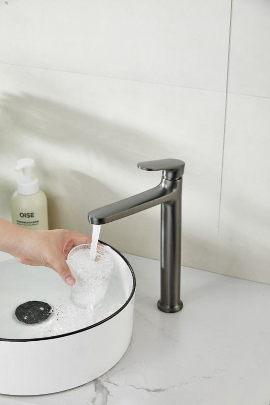 Смеситель для раковины BELZ B713 B11713-3 оружейная сталь