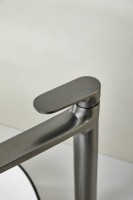 Смеситель для раковины BELZ B713 B11713-3 оружейная сталь Смеситель для раковины BELZ B713 B11713-3 оружейная сталь