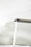 Смеситель для раковины BELZ B713 B11713-3 оружейная сталь Смеситель для раковины BELZ B713 B11713-3 оружейная сталь