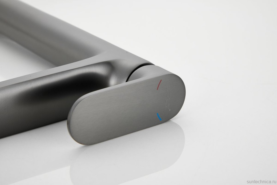 Смеситель для раковины BELZ B713 B11713-3 оружейная сталь