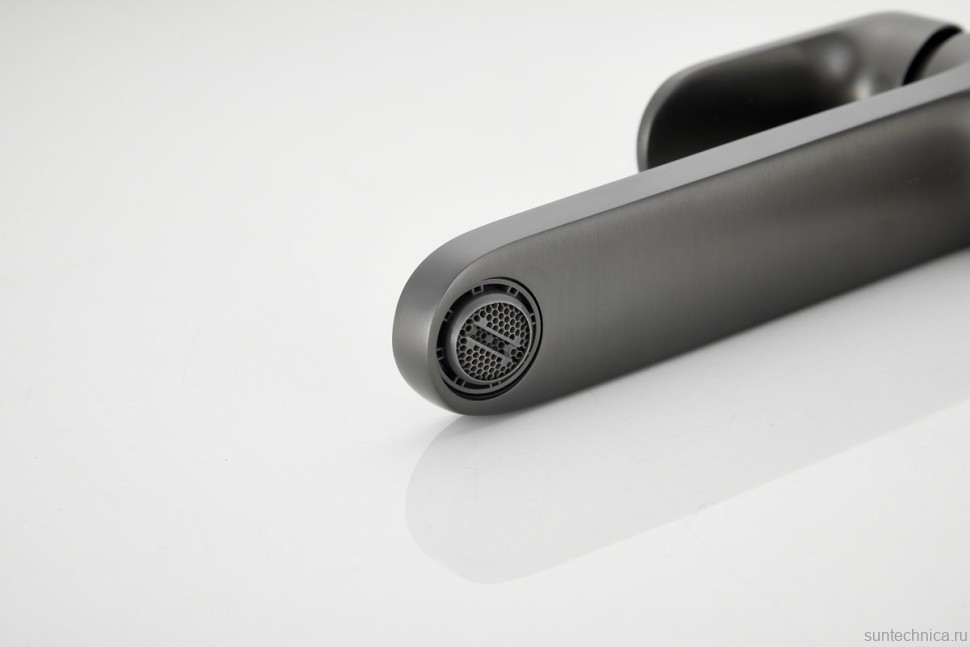 Смеситель для раковины BELZ B713 B11713-3 оружейная сталь