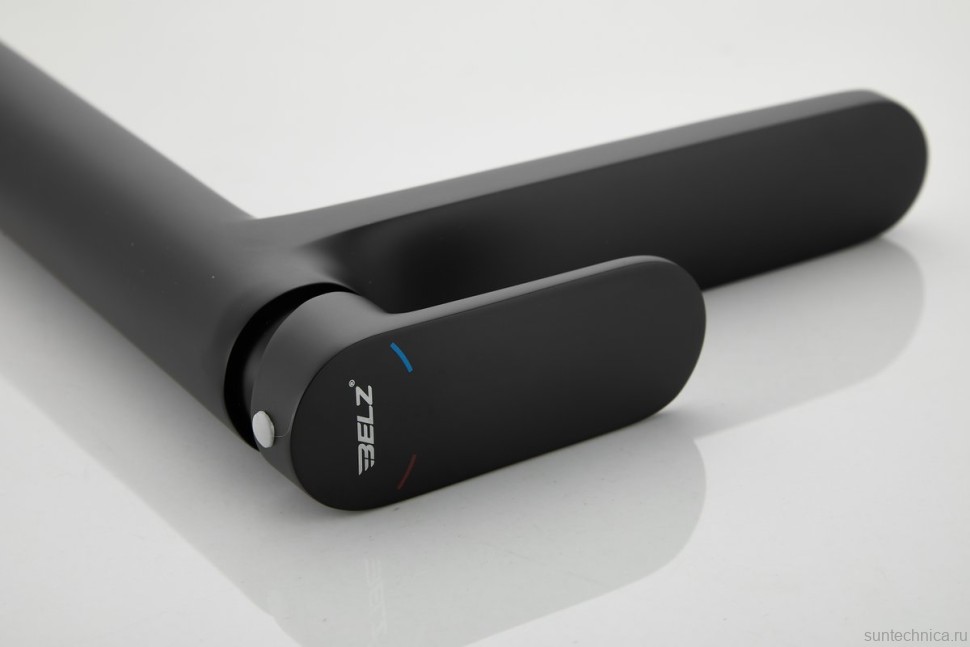 Смеситель для раковины BELZ B713 B11713-7 черный