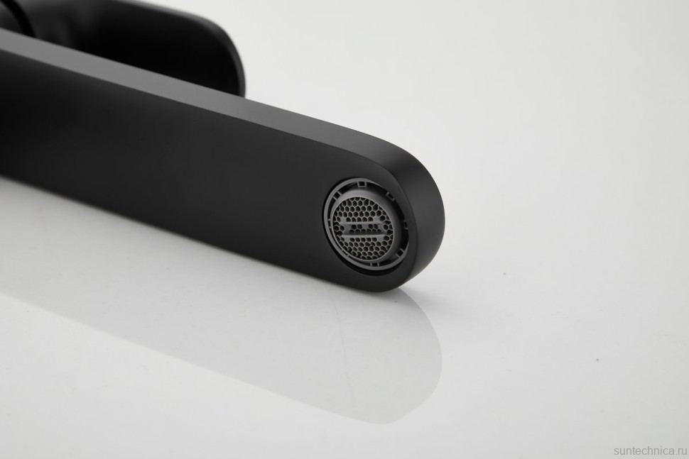 Смеситель для раковины BELZ B713 B11713-7 черный