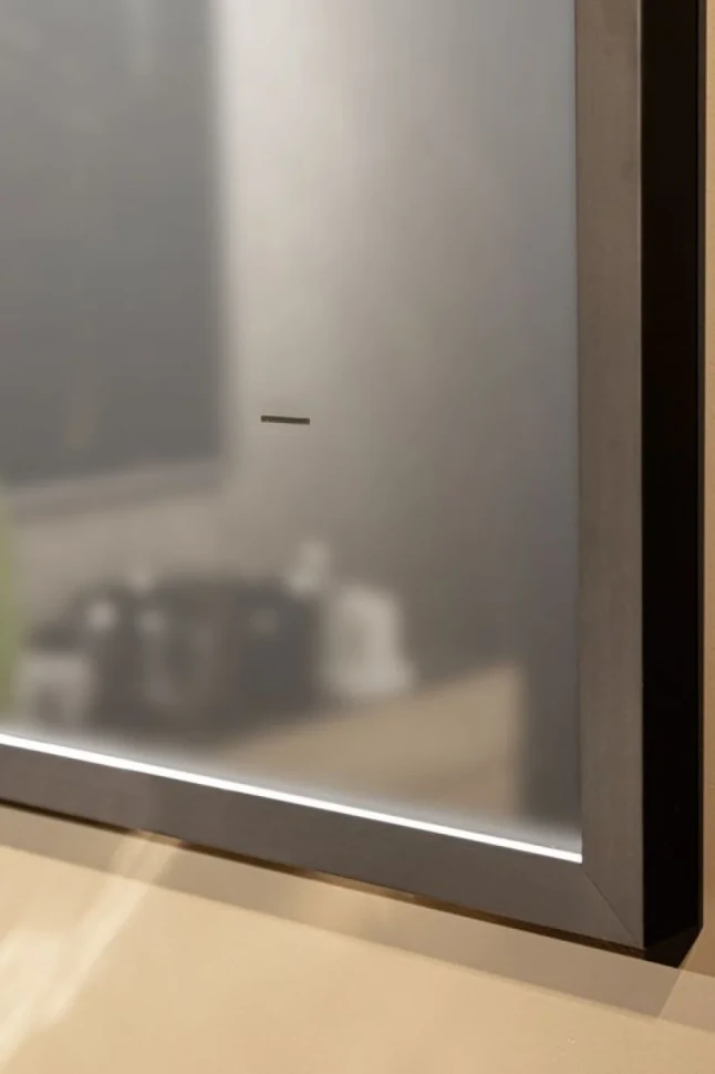 Зеркало Art&Max Aversa 70х120 черное, с LED-подсветкой, 6000К