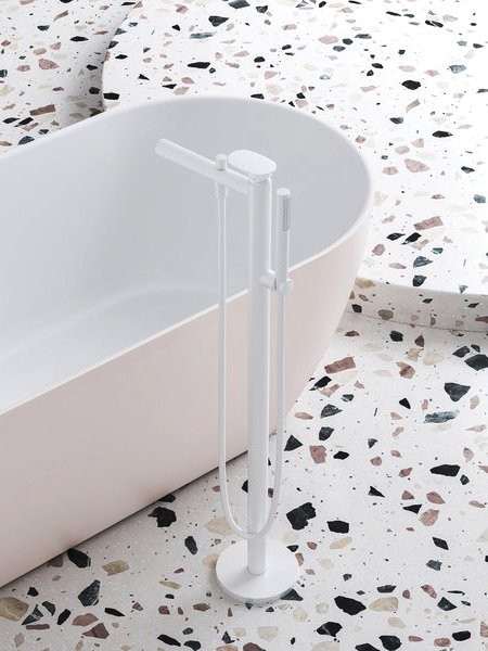 Напольный смеситель для ванны с душем Ravak Spring SG 080.10WHM белый матовый