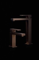 Смеситель для раковины Boheme Qubic 471-BRB brushed bronze Смеситель для раковины Boheme Qubic 471-BRB brushed bronze