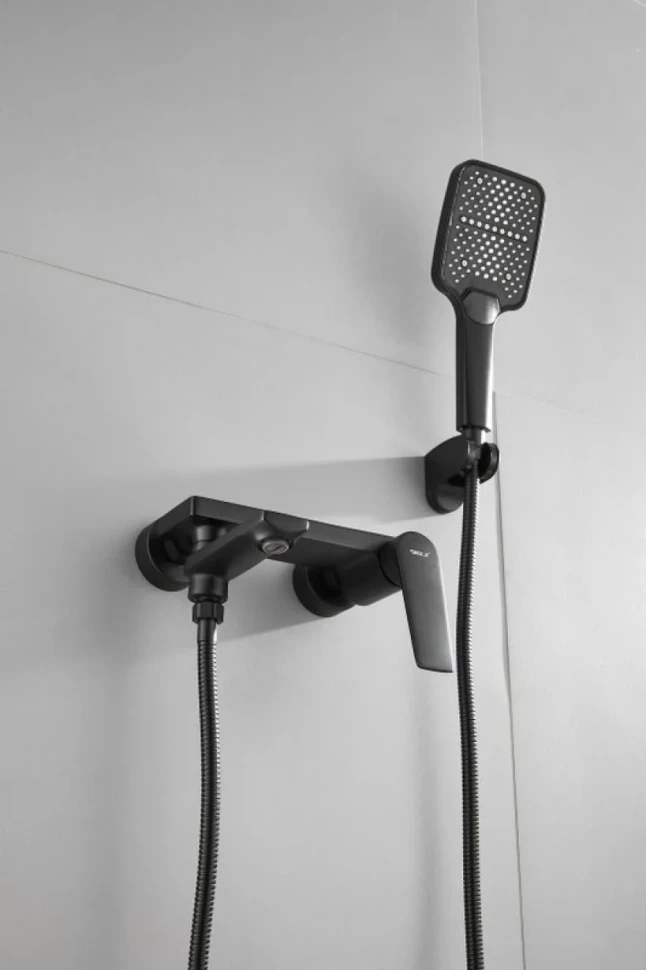 Смеситель для ванны с душем BELZ B60533-7 черный