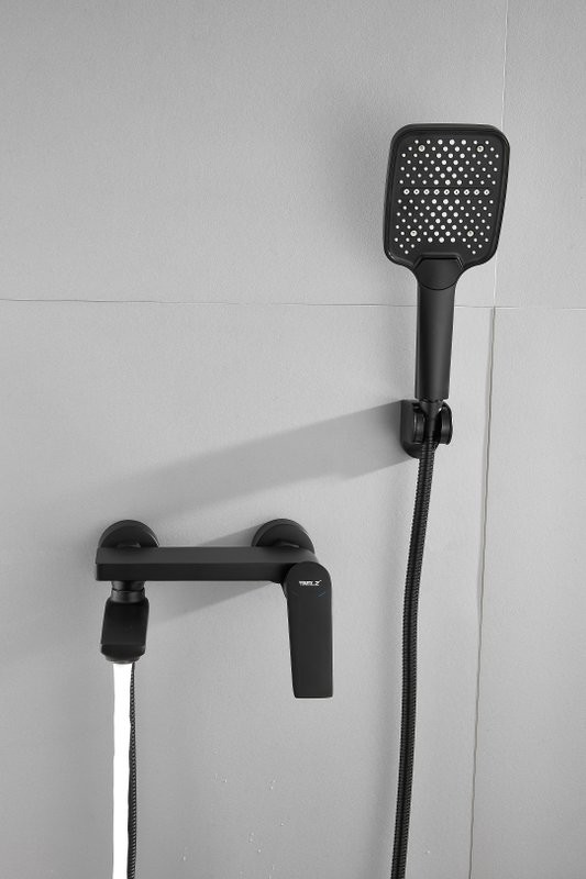 Смеситель для ванны с душем BELZ B60533-7 черный