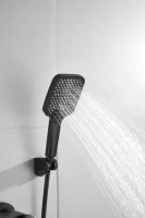 Смеситель для ванны с душем BELZ B60533-7 черный Смеситель для ванны с душем BELZ B60533-7 черный