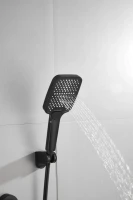 Смеситель для ванны с душем BELZ B60533-7 черный Смеситель для ванны с душем BELZ B60533-7 черный