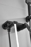 Смеситель для ванны с душем BELZ B60533-7 черный Смеситель для ванны с душем BELZ B60533-7 черный