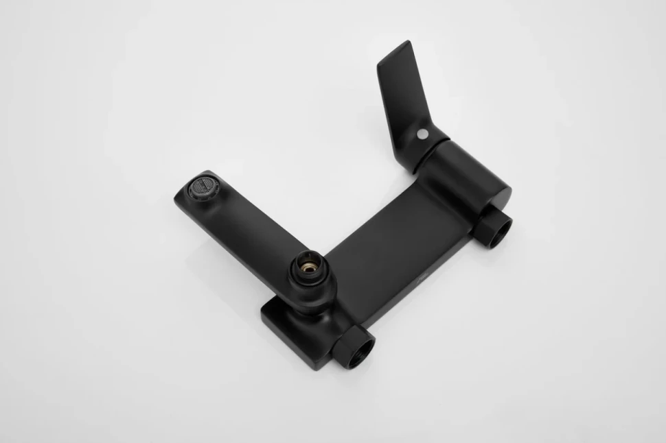 Смеситель для ванны с душем BELZ B60533-7 черный