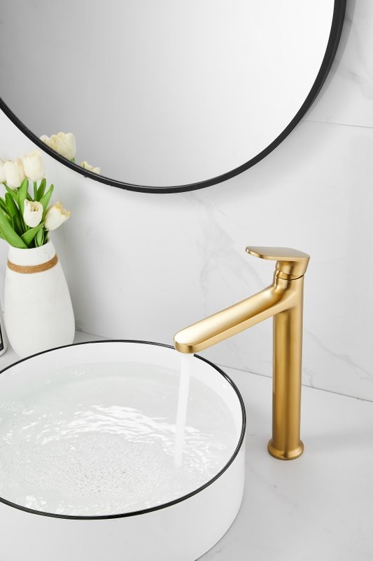 Смеситель для раковины BELZ B713 B11713-5 золото