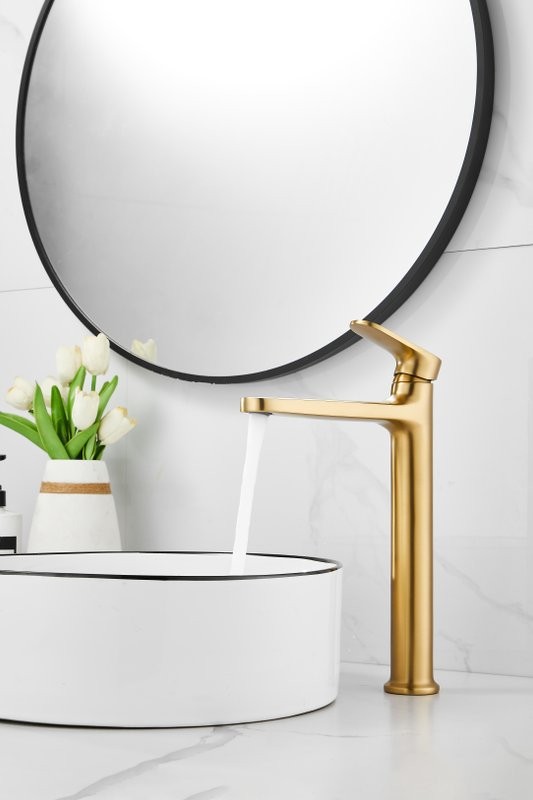 Смеситель для раковины BELZ B713 B11713-5 золото