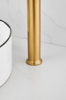 Смеситель для раковины BELZ B713 B11713-5 золото Смеситель для раковины BELZ B713 B11713-5 золото