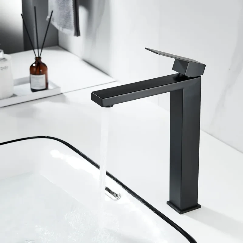 Смеситель для раковины Shevanik S7011H черный