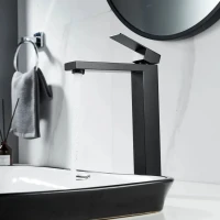 Смеситель для раковины Shevanik S7011H черный Смеситель для раковины Shevanik S7011H черный