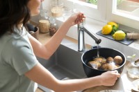 Смеситель для кухни Hansgrohe Zesis M33 74804000 механизм sBox lite, хром