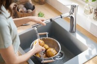 Смеситель для кухни Hansgrohe Zesis M33 74804000 механизм sBox lite, хром