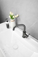 Смеситель для раковины BELZ B810 B10810-3 оружейная сталь Смеситель для раковины BELZ B810 B10810-3 оружейная сталь