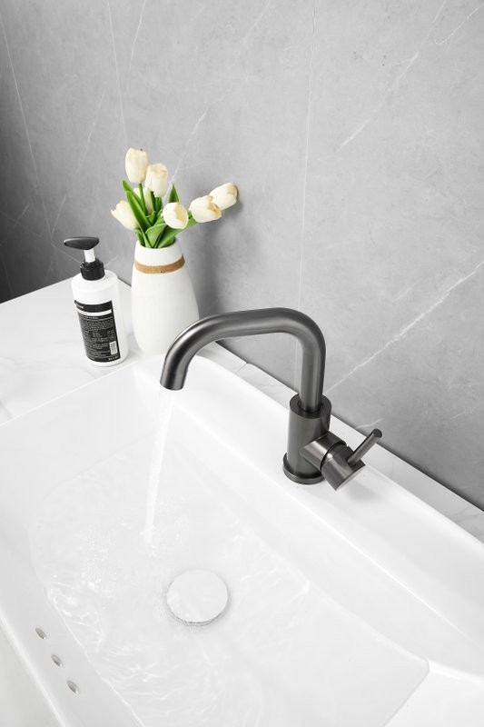 Смеситель для раковины BELZ B810 B10810-3 оружейная сталь