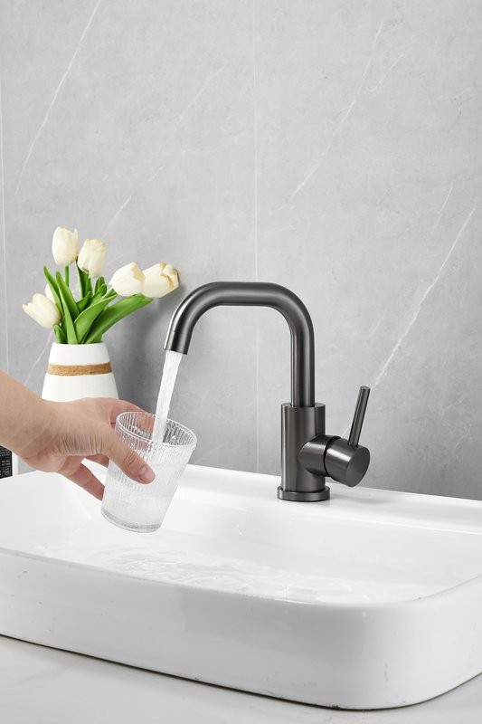 Смеситель для раковины BELZ B810 B10810-3 оружейная сталь