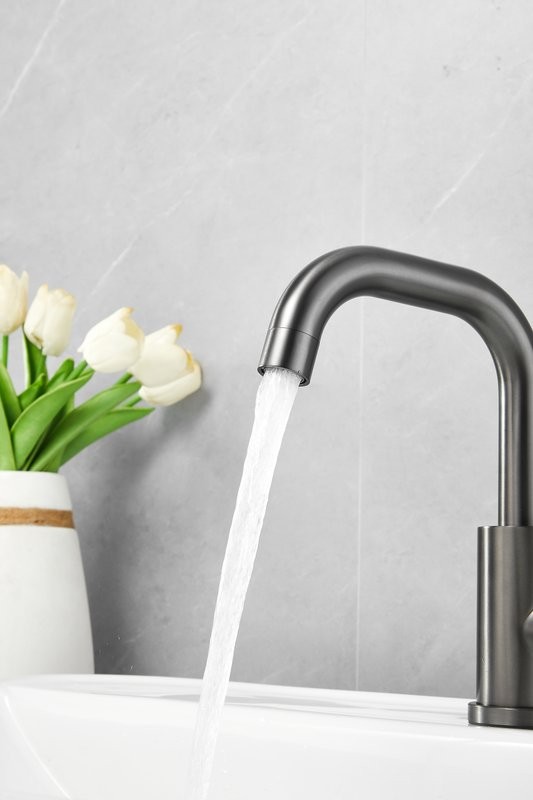 Смеситель для раковины BELZ B810 B10810-3 оружейная сталь