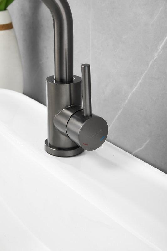 Смеситель для раковины BELZ B810 B10810-3 оружейная сталь