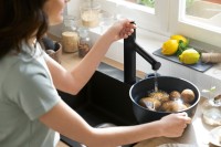 Смеситель для кухни Hansgrohe Zesis M33 74804670 механизм sBox lite, черный матовый