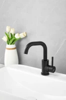 Смеситель для раковины BELZ B810 B10810-7 черный Смеситель для раковины BELZ B810 B10810-7 черный