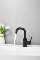 Смеситель для раковины BELZ B810 B10810-7 черный Смеситель для раковины BELZ B810 B10810-7 черный