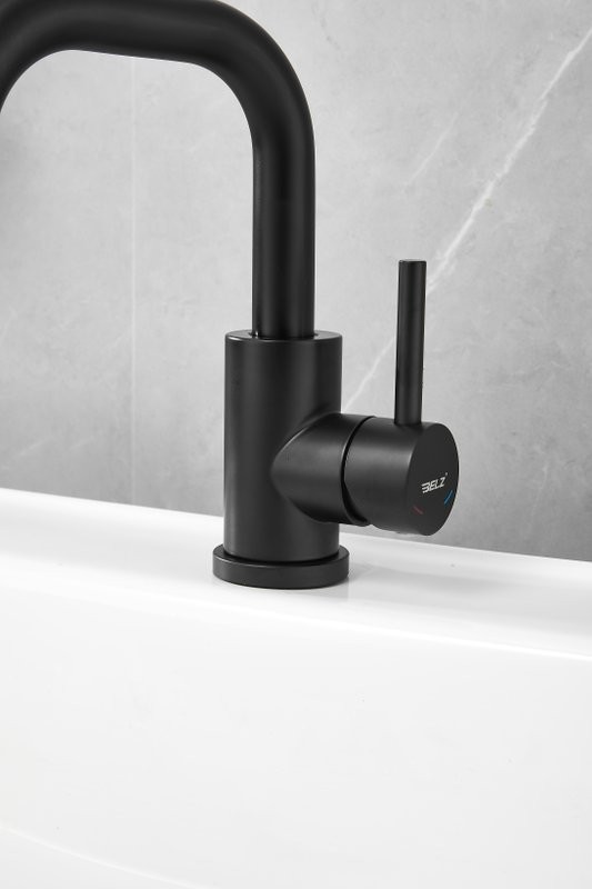 Смеситель для раковины BELZ B810 B10810-7 черный