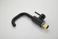 Смеситель для раковины BELZ B810 B10810-7 черный Смеситель для раковины BELZ B810 B10810-7 черный