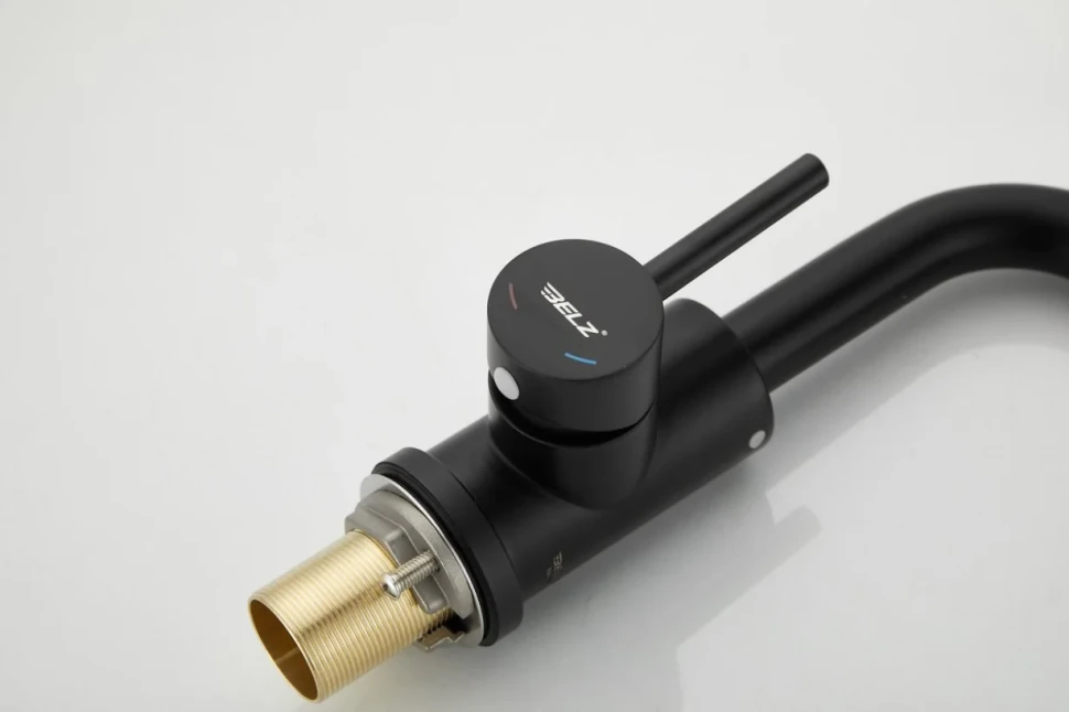 Смеситель для раковины BELZ B810 B10810-7 черный