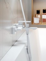 Душевая стойка Orange Lutz M04-944w белая