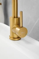 Смеситель для раковины BELZ B810 B10810-5 золото Смеситель для раковины BELZ B810 B10810-5 золото