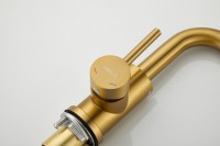 Смеситель для раковины BELZ B810 B10810-5 золото Смеситель для раковины BELZ B810 B10810-5 золото