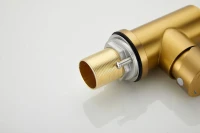 Смеситель для раковины BELZ B810 B10810-5 золото Смеситель для раковины BELZ B810 B10810-5 золото
