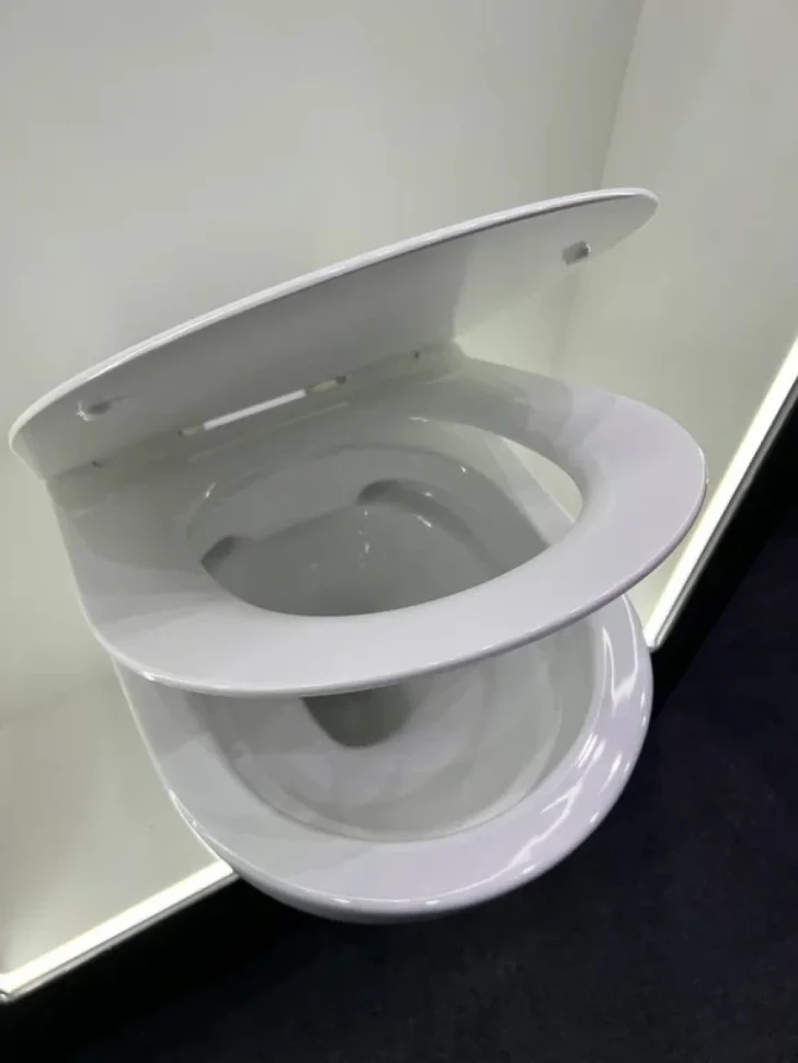 Унитаз подвесной BOND Oval F01-10 безободковый, с микролифтом, белый