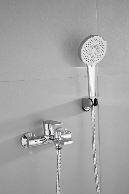 Смеситель для ванны с душем BELZ B60678 хром