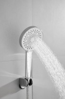 Смеситель для ванны с душем BELZ B60678 хром Смеситель для ванны с душем BELZ B60678 хром