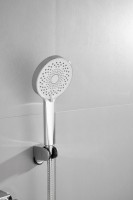 Смеситель для ванны с душем BELZ B60678 хром Смеситель для ванны с душем BELZ B60678 хром