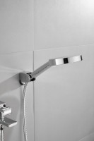 Смеситель для ванны с душем BELZ B60678 хром Смеситель для ванны с душем BELZ B60678 хром