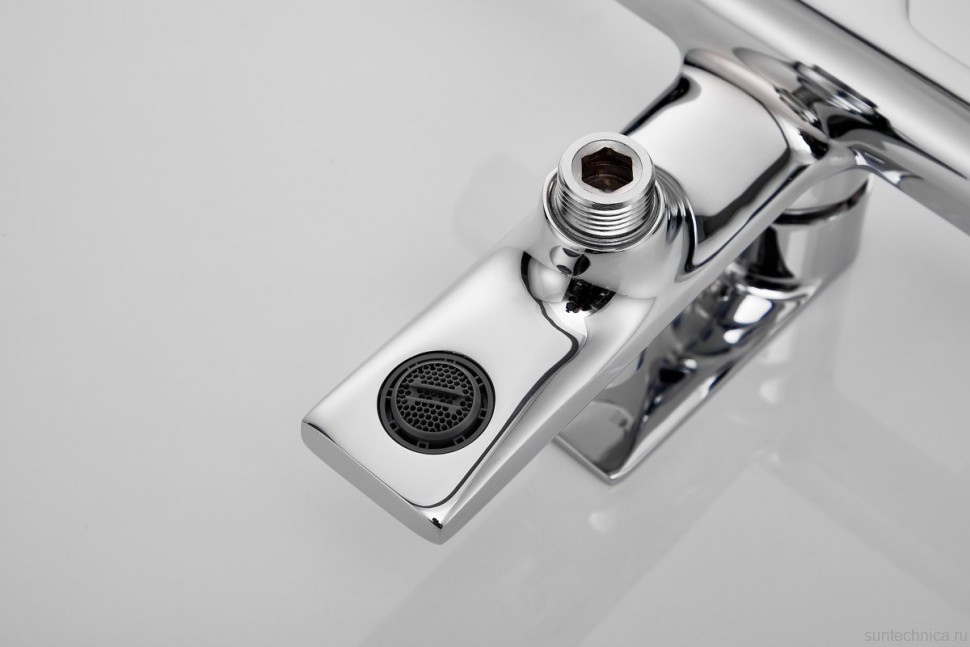 Смеситель для ванны с душем BELZ B60678 хром