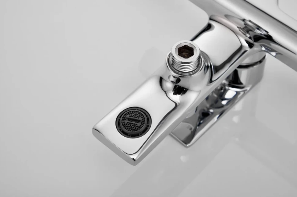 Смеситель для ванны с душем BELZ B60678 хром